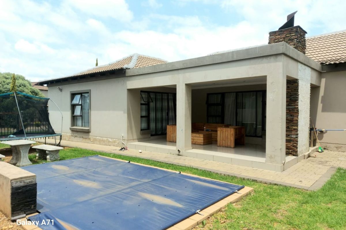 House For Sale in Savannah Country Estate - Photo 3