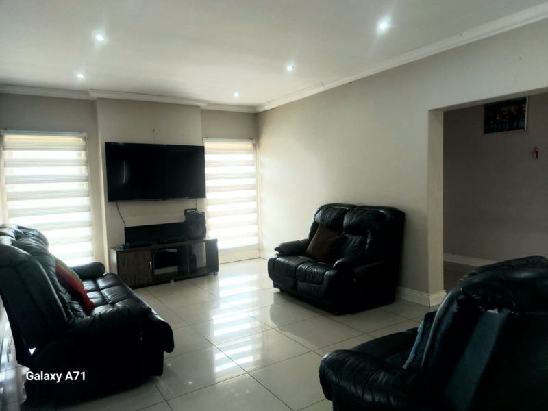 House For Sale in Savannah Country Estate - Photo 6