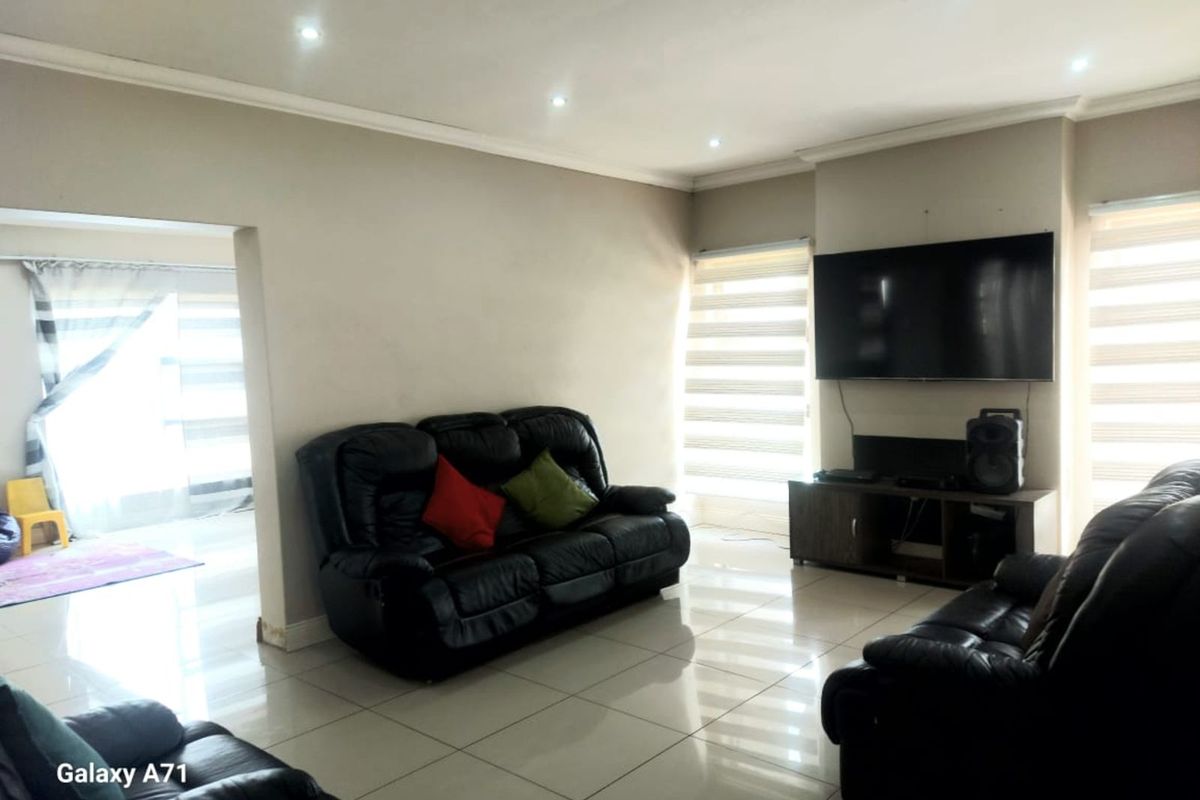 House For Sale in Savannah Country Estate - Photo 4