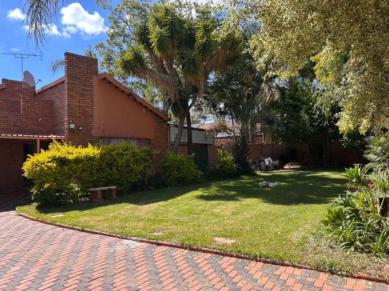 House For Sale in Fauna Park - Photo 2