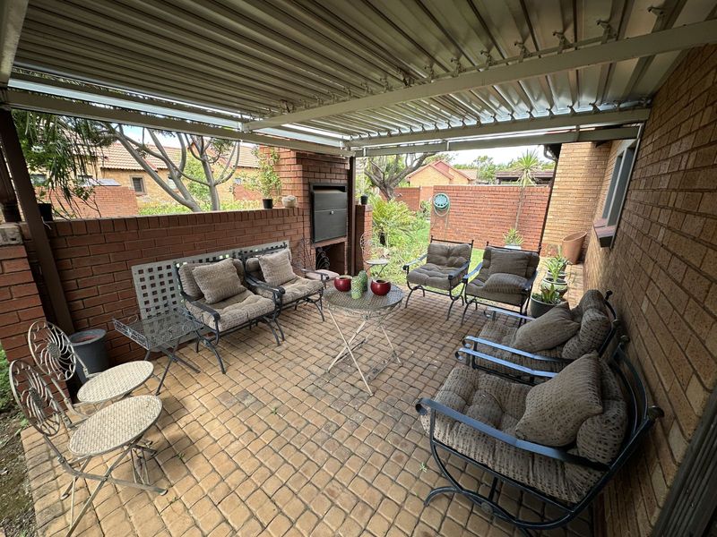 Townhouse For Sale in Montana Tuine - Photo 2