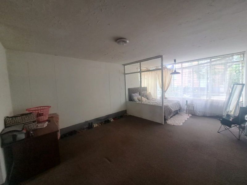 Apartment For Sale in Muckleneuk - Photo 6