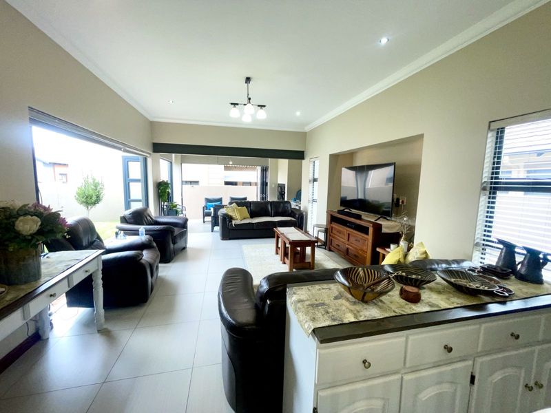 House For Sale in Midstream Ridge Estate - Photo 3