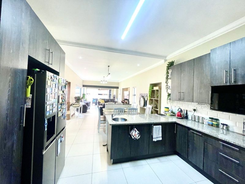 House For Sale in Midstream Ridge Estate - Photo 10