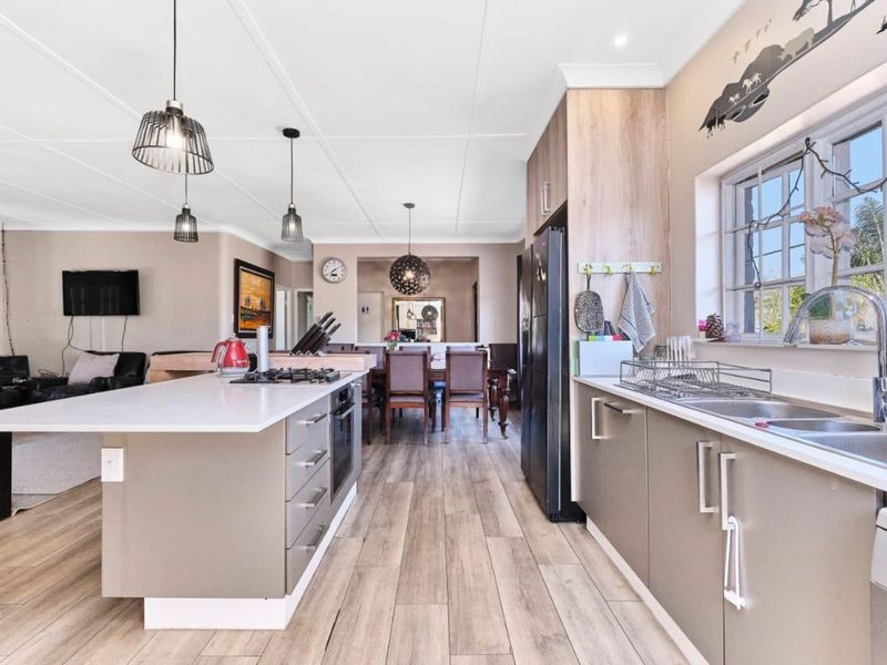 House For Sale in Parkmore - Photo 10