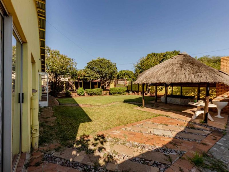 House For Sale in Discovery - Photo 2