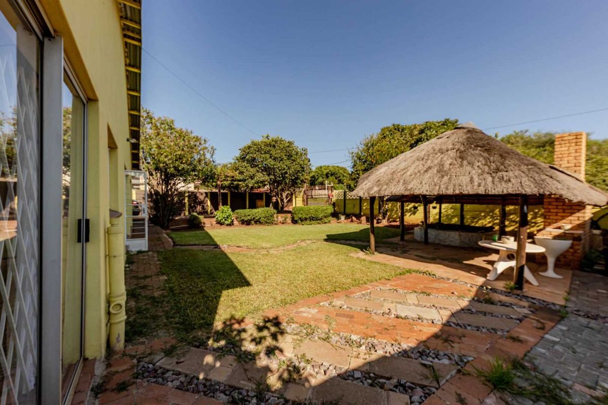 House For Sale in Discovery - Photo 2