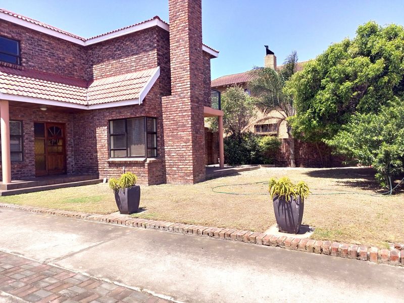 House For Sale in Bluewater Bay - Photo 2