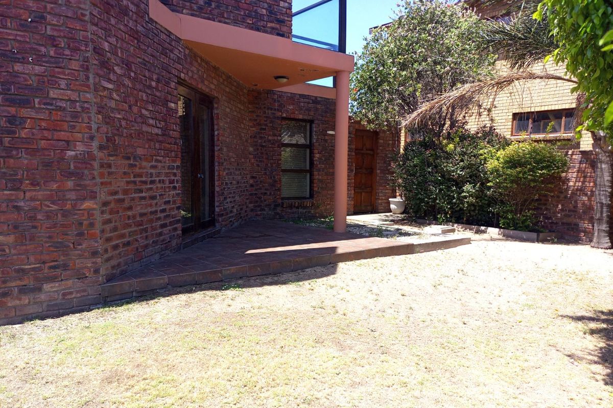 House For Sale in Bluewater Bay - Photo 4