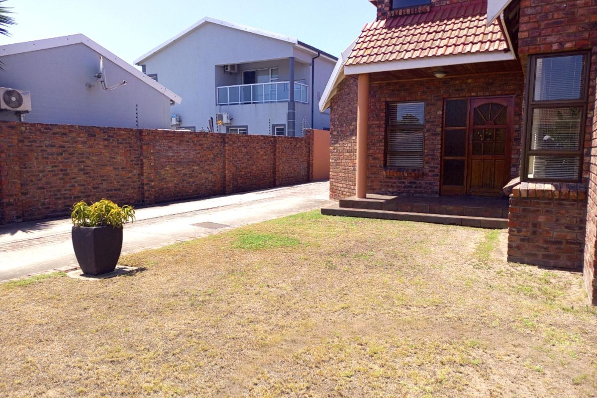 House For Sale in Bluewater Bay - Photo 3