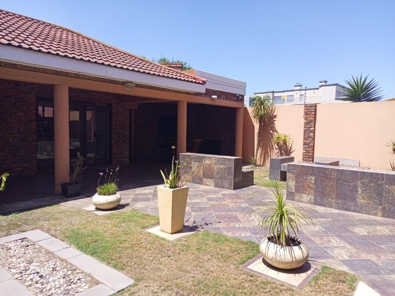 House For Sale in Bluewater Bay - Photo 5