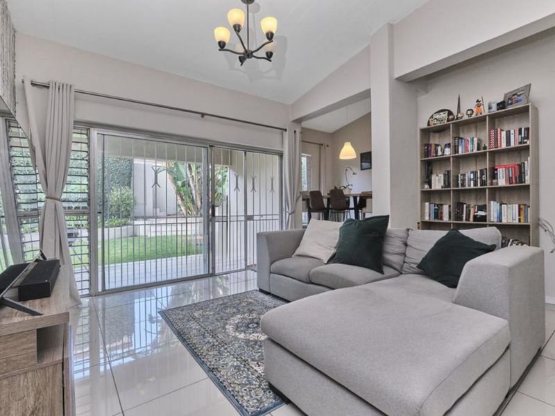 Townhouse For Sale in Bryanston - Photo 7