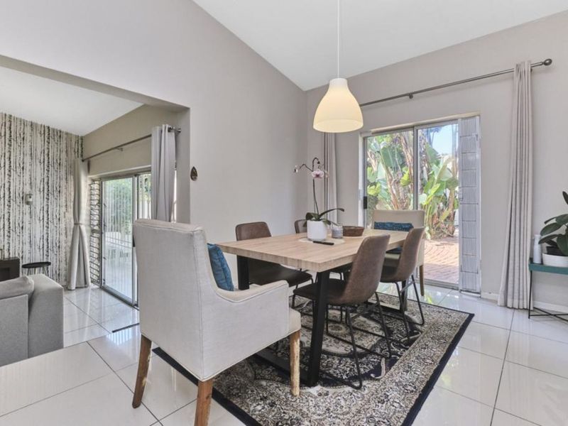 Townhouse For Sale in Bryanston - Photo 8