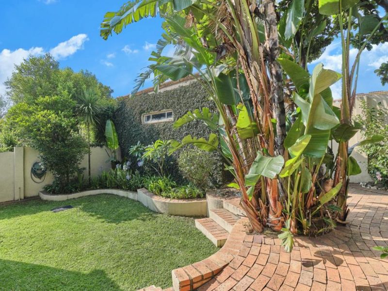 Townhouse For Sale in Bryanston - Photo 3