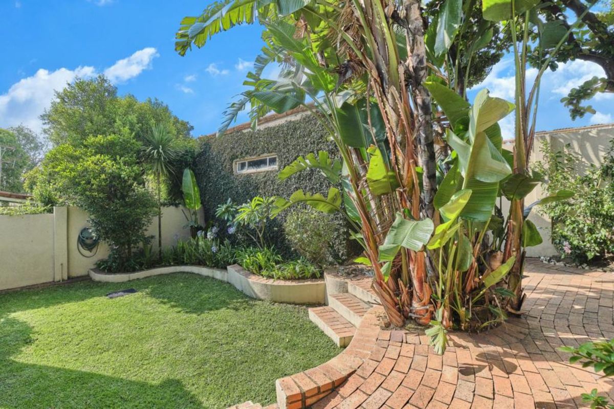 Townhouse For Sale in Bryanston - Photo 3