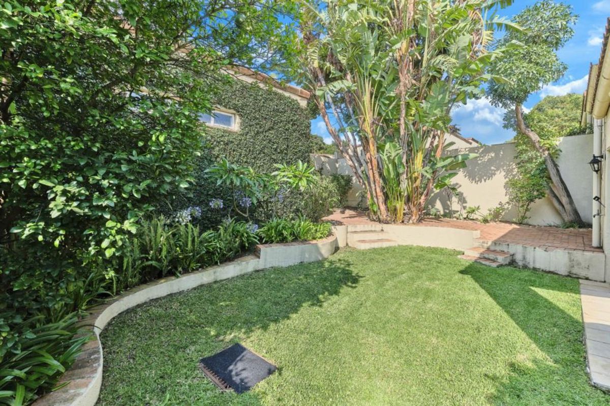 Townhouse For Sale in Bryanston - Photo 2