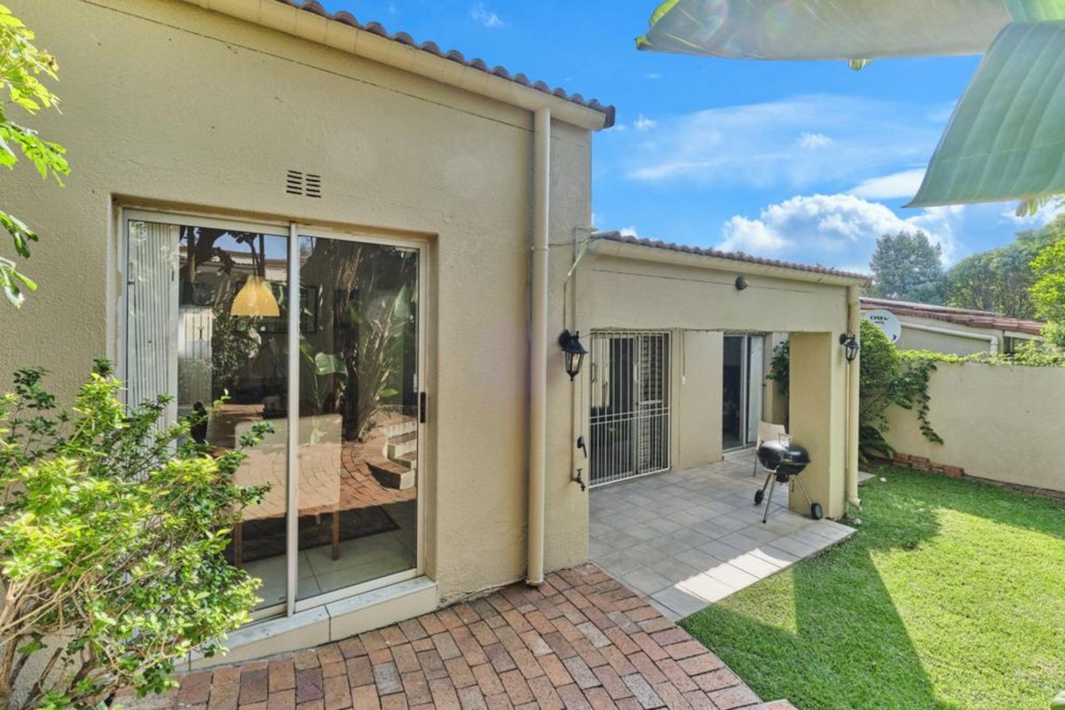 Townhouse For Sale in Bryanston - Photo 5