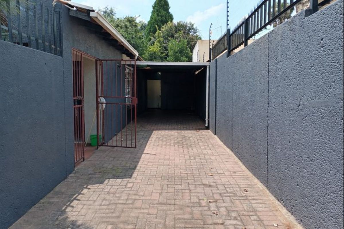 House For Sale in Greymont - Photo 3