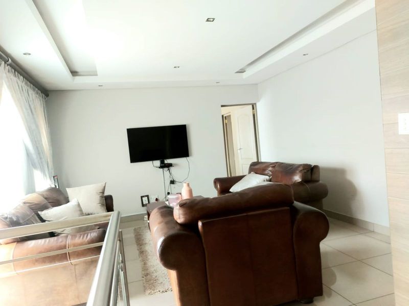 House For Sale in Savannah Country Estate - Photo 10