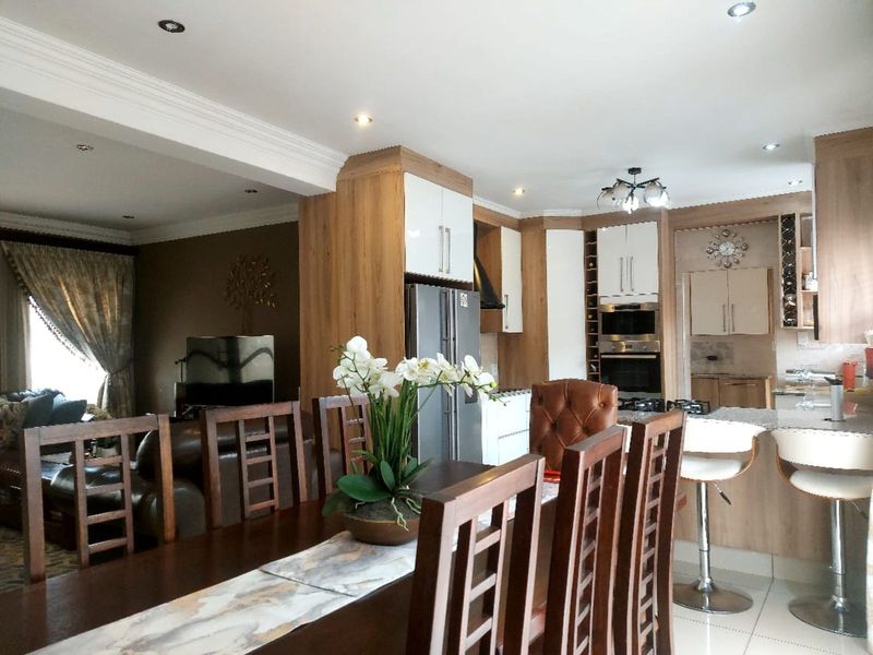 House For Sale in Savannah Country Estate - Photo 6