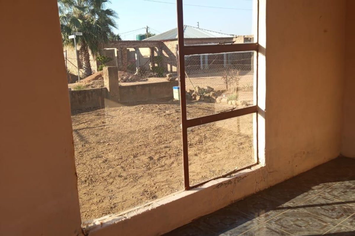 House For Sale in Hammanskraal Central - Photo 2