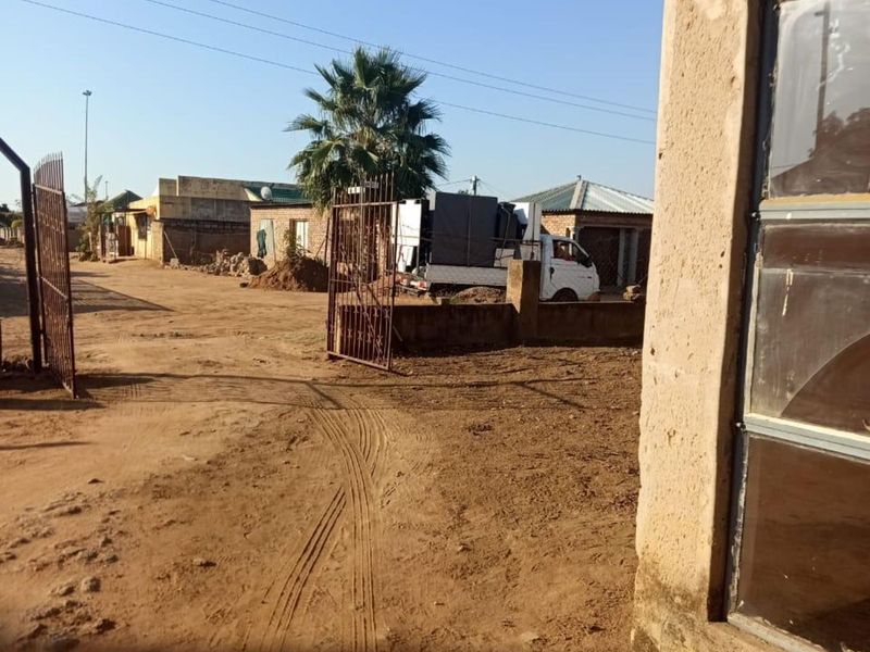 House For Sale in Hammanskraal Central - Photo 3