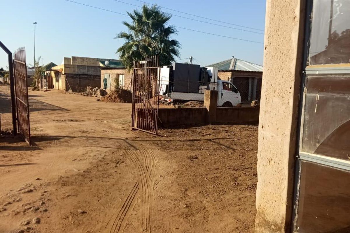 House For Sale in Hammanskraal Central - Photo 3