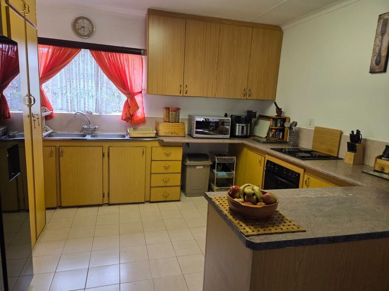 House For Sale in Flora Park - Photo 3