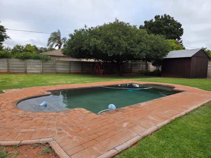 House For Sale in Flora Park - Photo 2