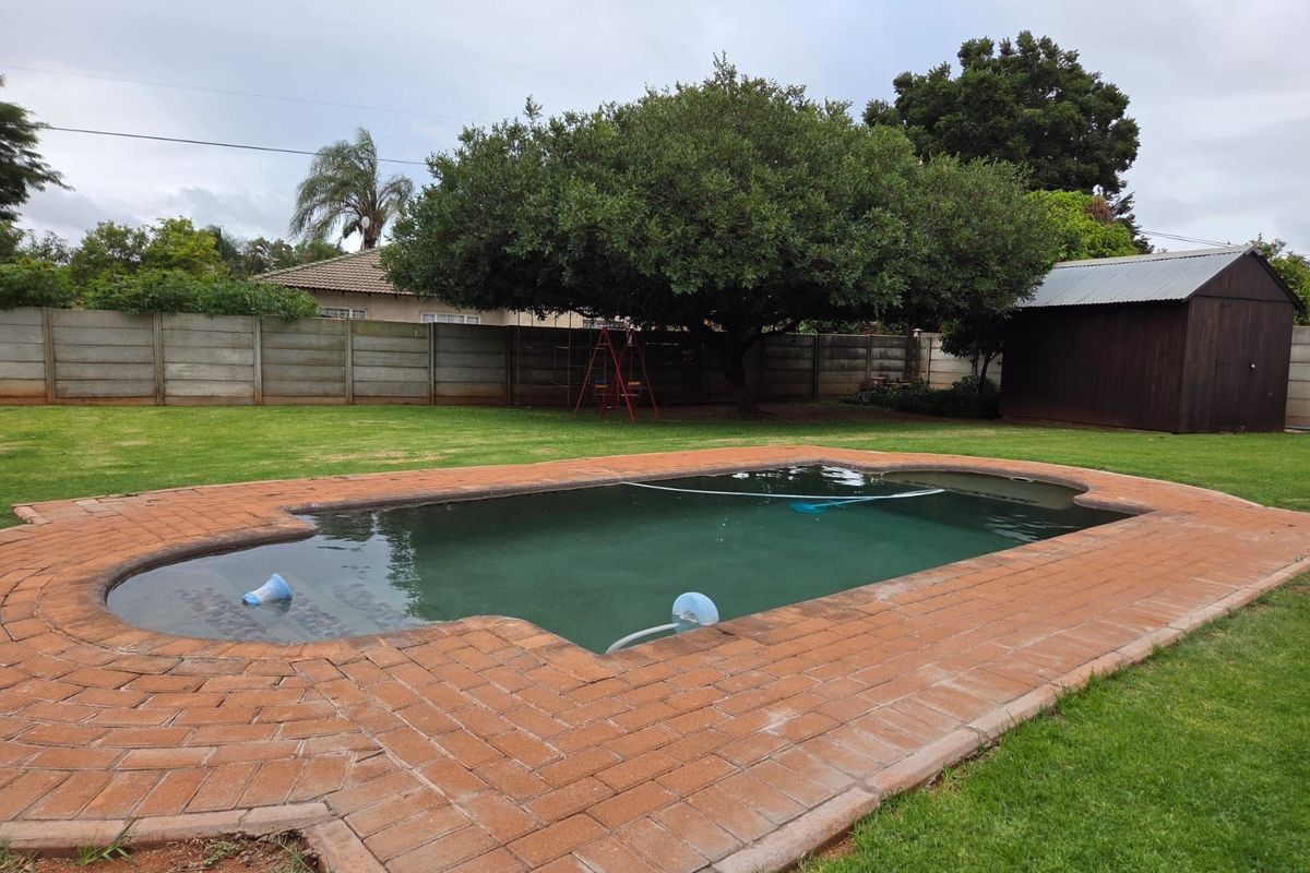 House For Sale in Flora Park - Photo 2