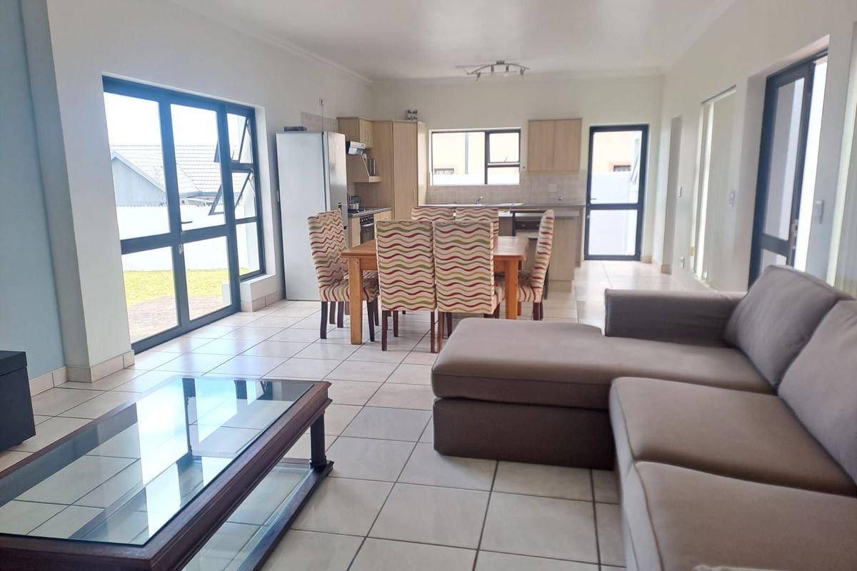 House To Rent in Blue Mountain Village - Photo 3