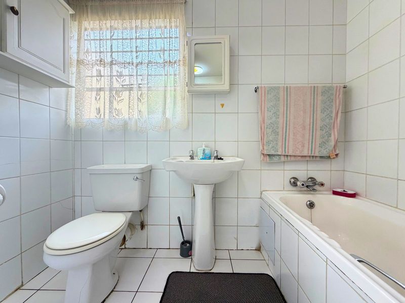 Townhouse For Sale in Randpark Ridge - Photo 9