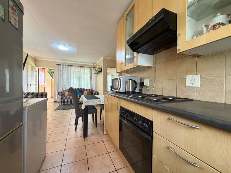 Townhouse For Sale in Randpark Ridge - Photo 5