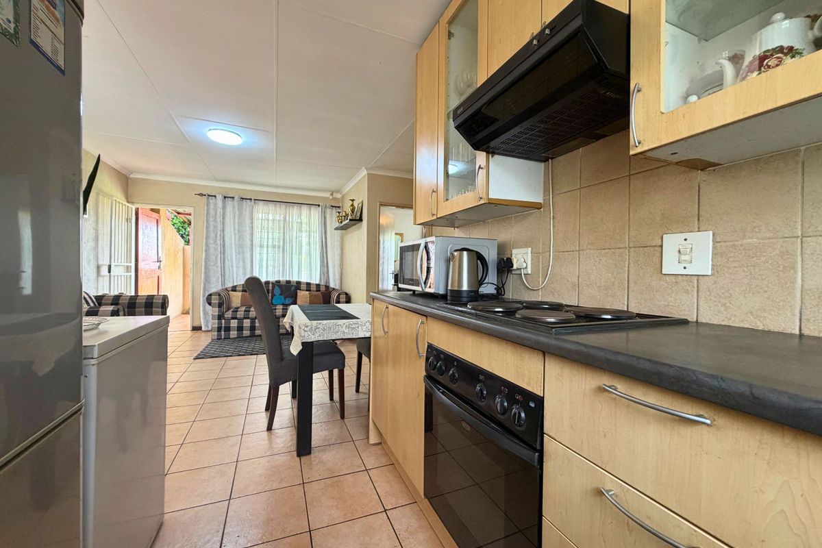 Townhouse For Sale in Randpark Ridge - Photo 5