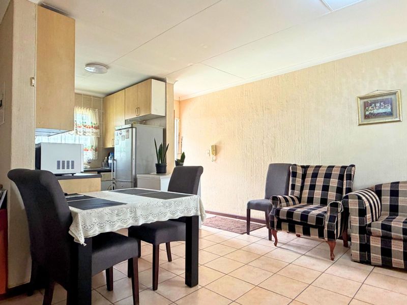 Townhouse For Sale in Randpark Ridge - Photo 6