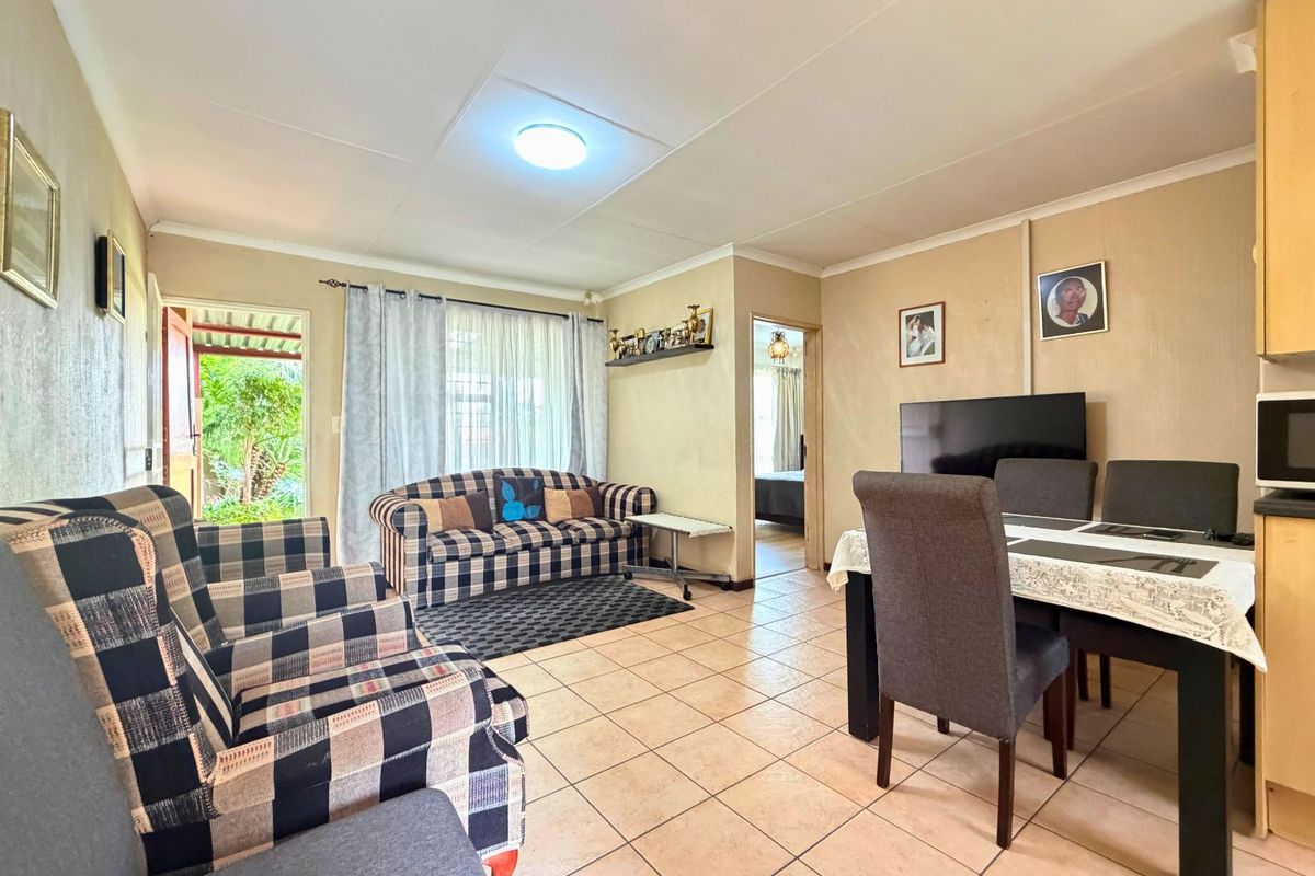 Townhouse For Sale in Randpark Ridge - Photo 3