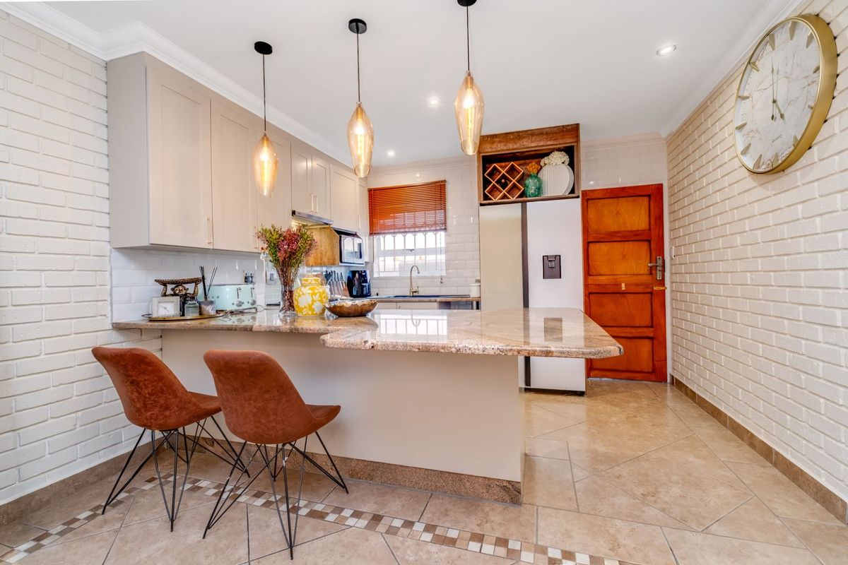 Townhouse For Sale in Krugersdorp North - Photo 3