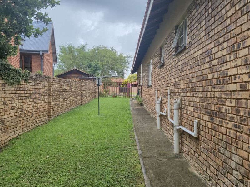 House For Sale in Lydenburg Central - Photo 7