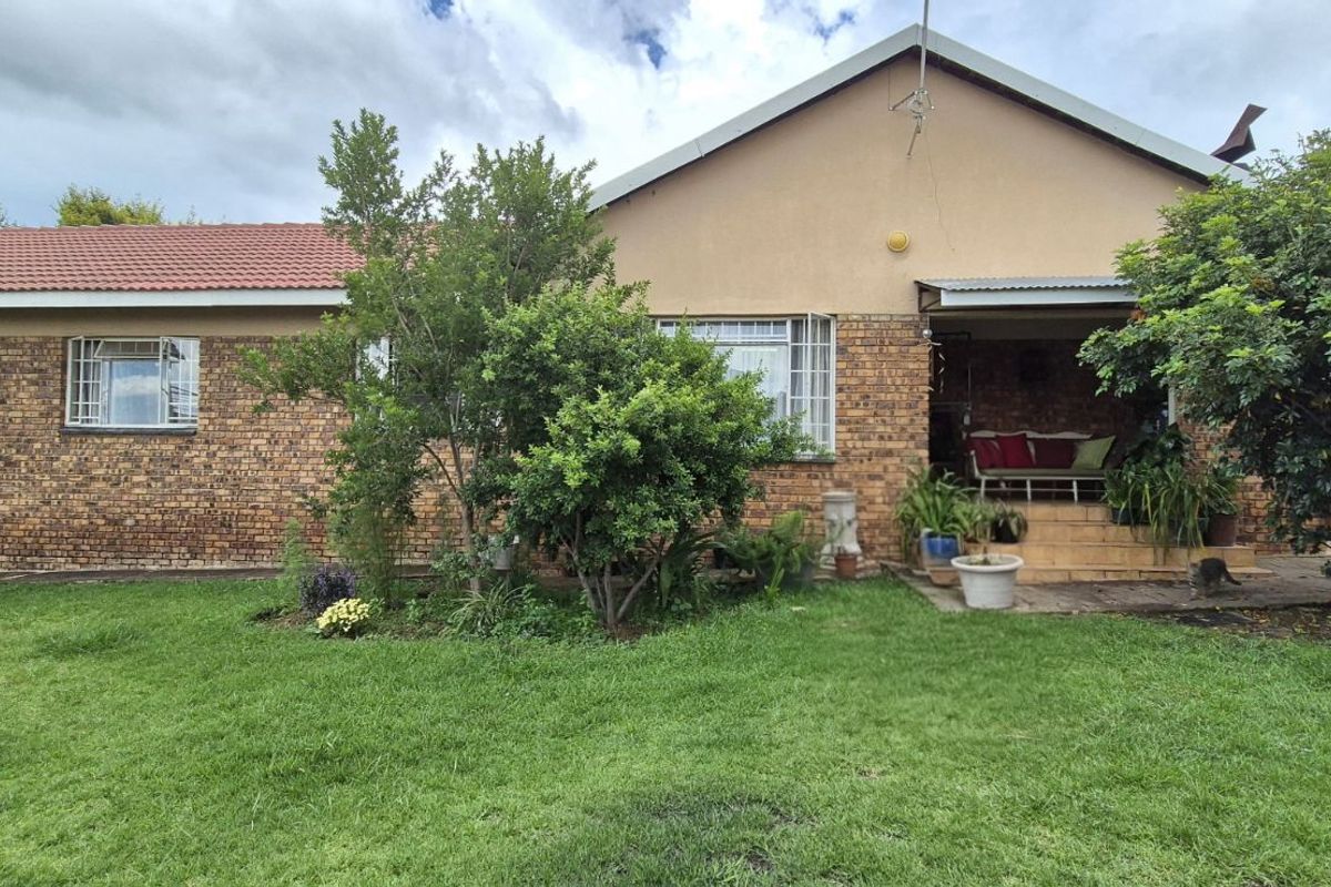 House For Sale in Lydenburg Central - Photo 2