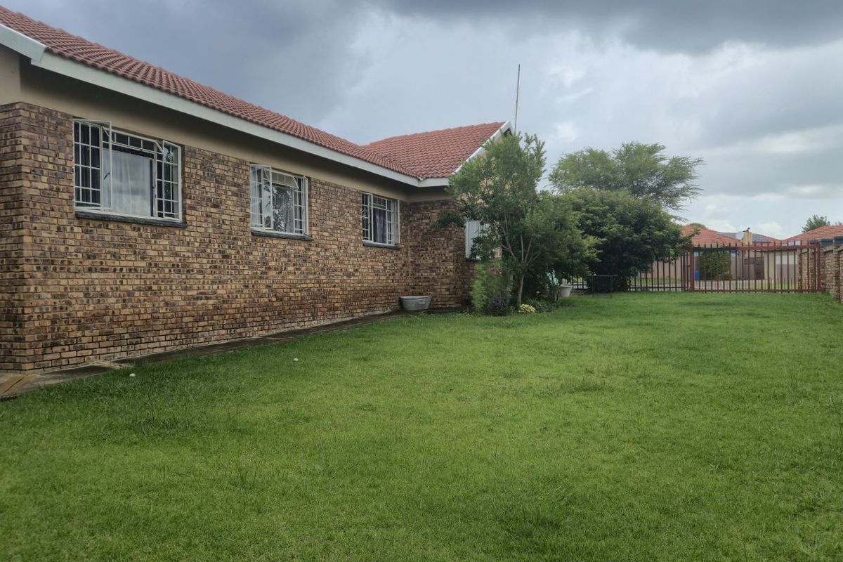 House For Sale in Lydenburg Central - Photo 4