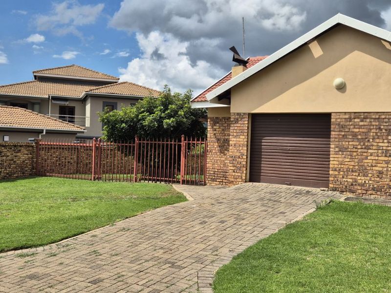 House For Sale in Lydenburg Central - Photo 3