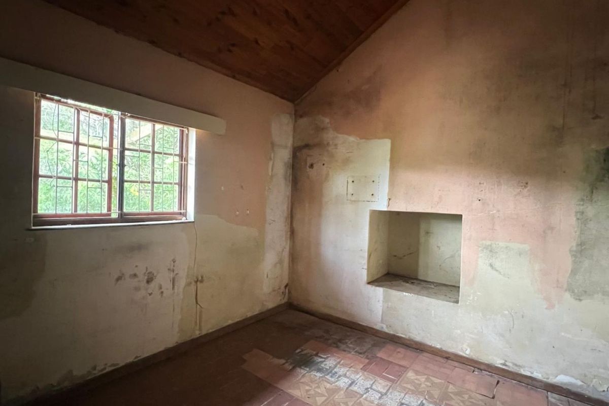 House For Sale in Montclair - Photo 4