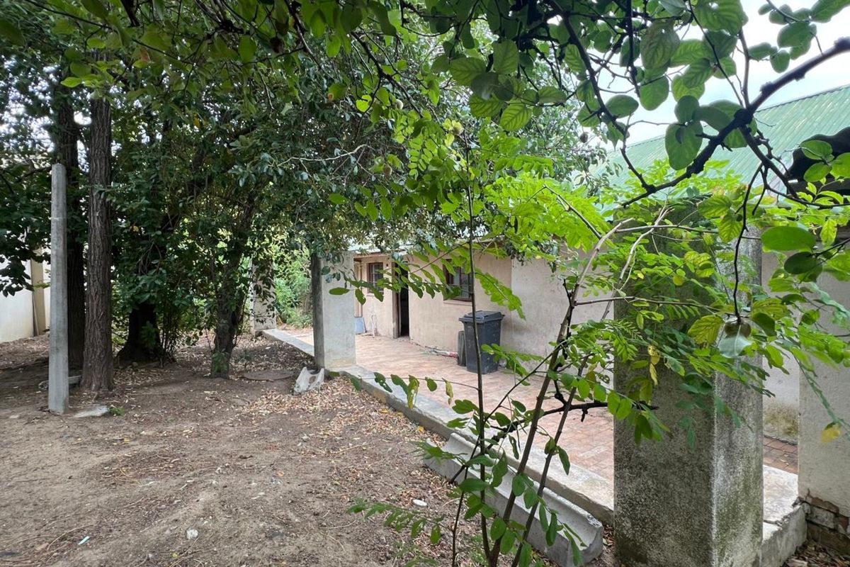 House For Sale in Montclair - Photo 2