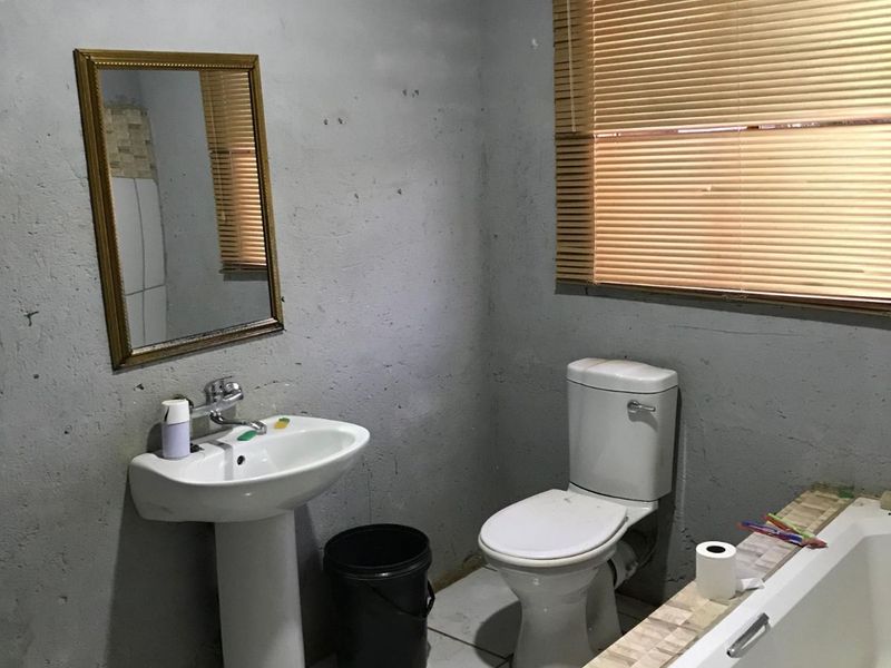 House For Sale in Utlwanang - Photo 6