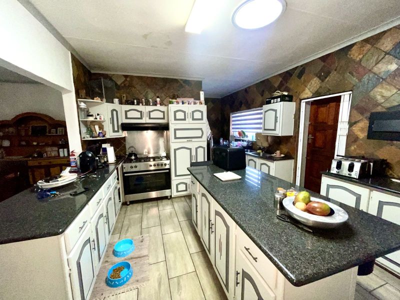 House For Sale in Rooihuiskraal - Photo 5