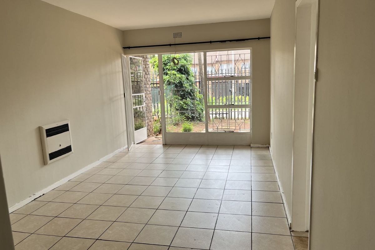 Apartment For Sale in Windsor West - Photo 3