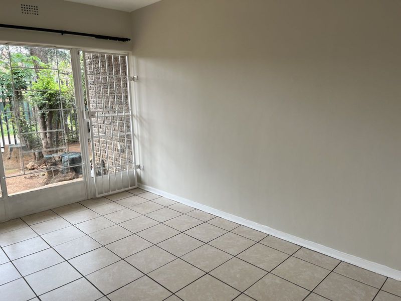 Apartment For Sale in Windsor West - Photo 8