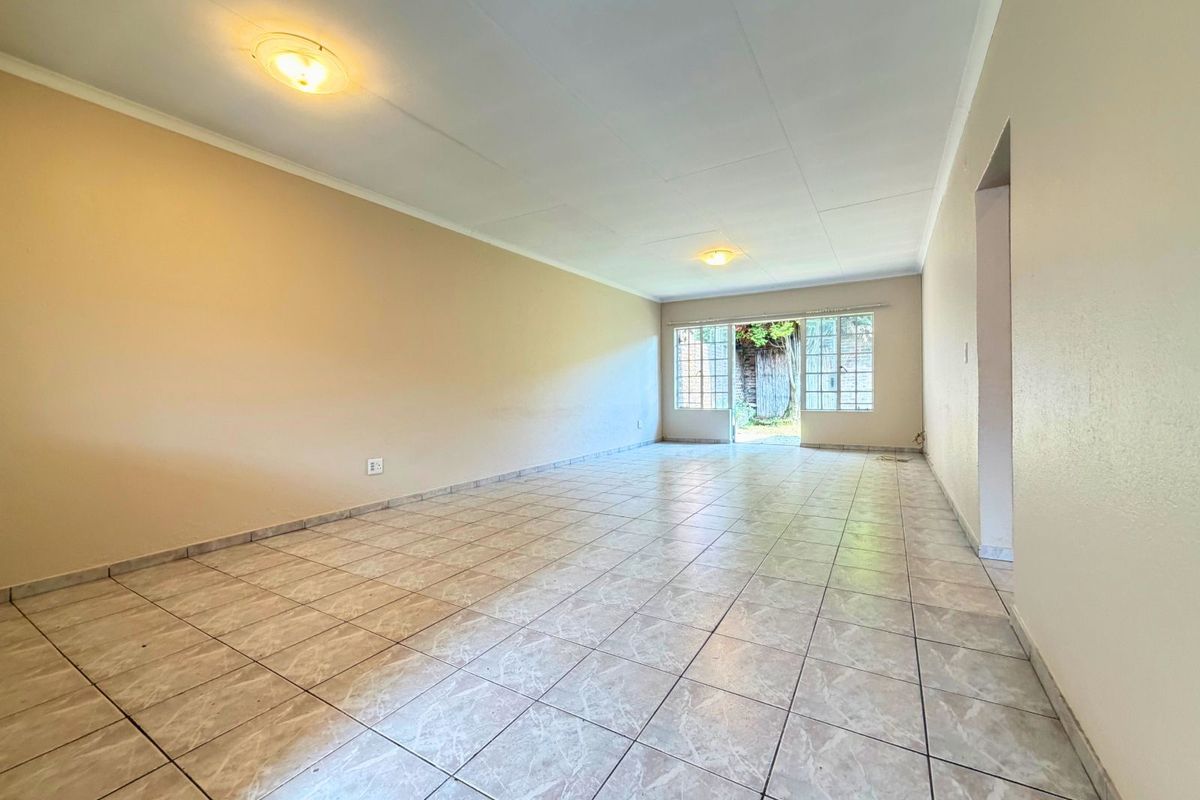 Townhouse For Sale in Randpark Ridge - Photo 3