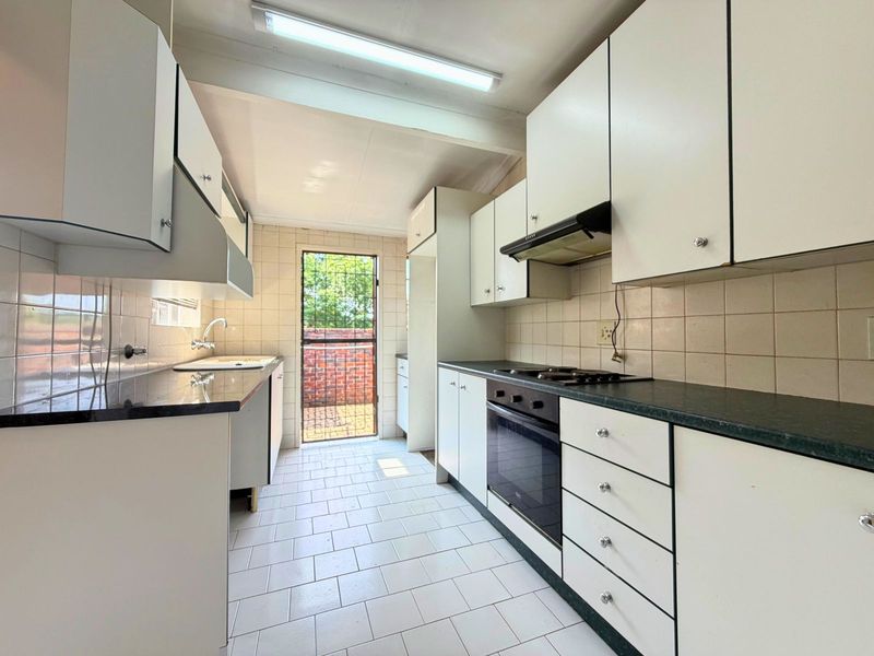 Townhouse For Sale in Randpark Ridge - Photo 4