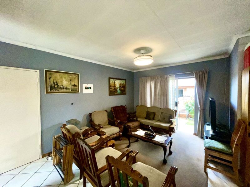House For Sale in Hennopspark - Photo 3